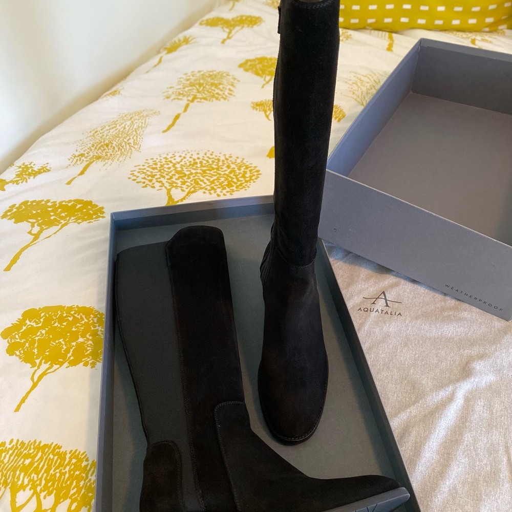 Aquatalia Jean Suede Knee-High Boot Size 7.5